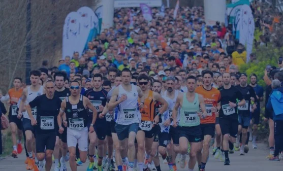Le départ d’une course à pied en ville